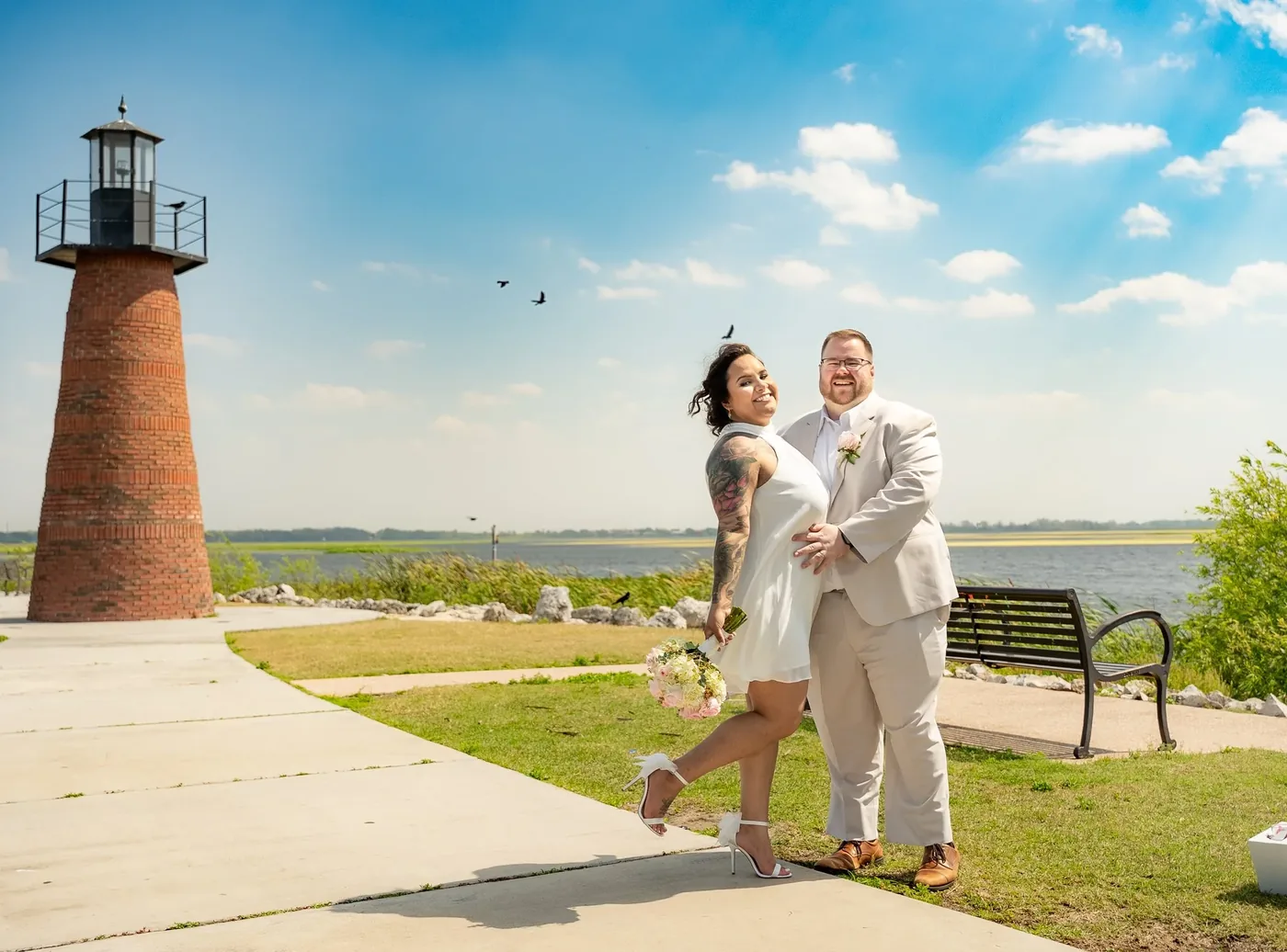 Lakefront wedding portrait photography in Kissimmee